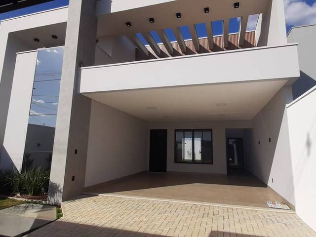 #329/LM - Casa para Venda em Primavera do Leste - MT